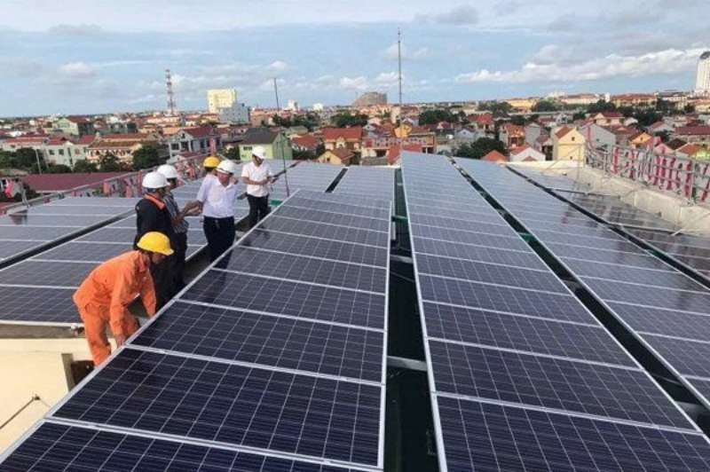 經濟區架設的屋頂太陽能。