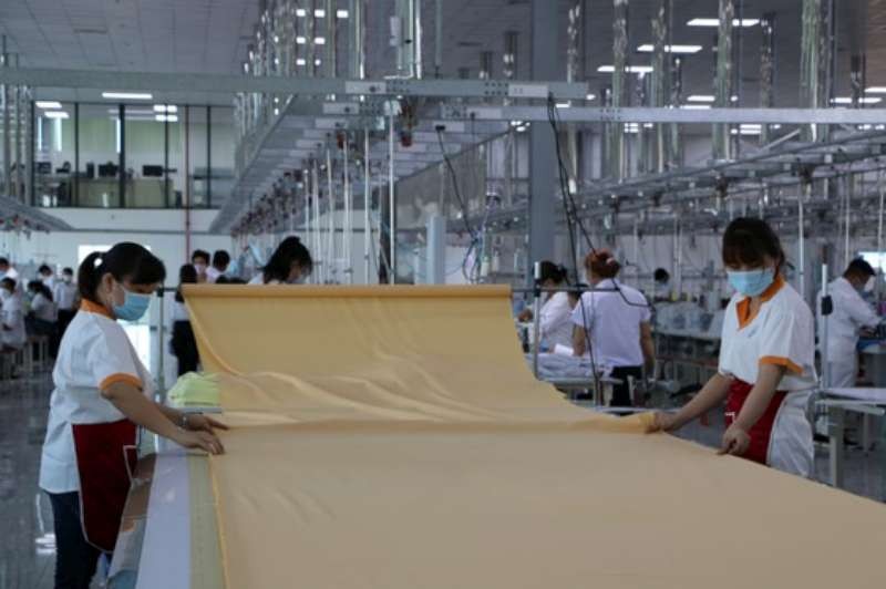 九龍江平原一工廠生產線。