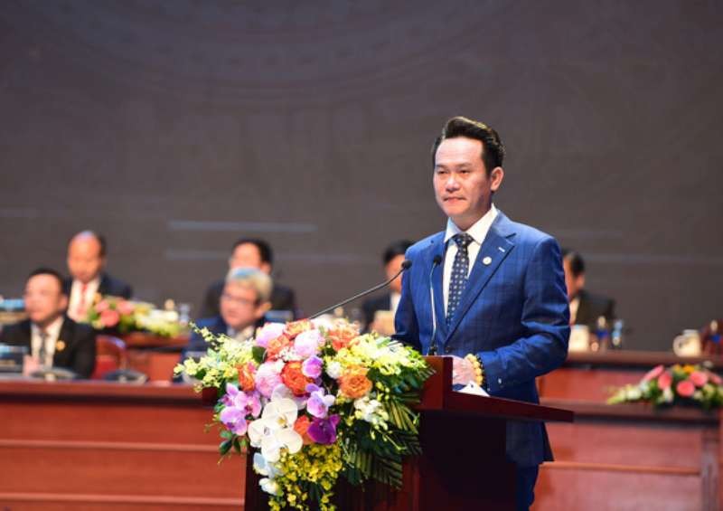 華人企業家鄧鴻英蟬聯越南年輕企業家協會主席。
