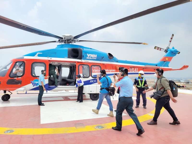 乘坐直升機從高空觀賞本市旅程開售。