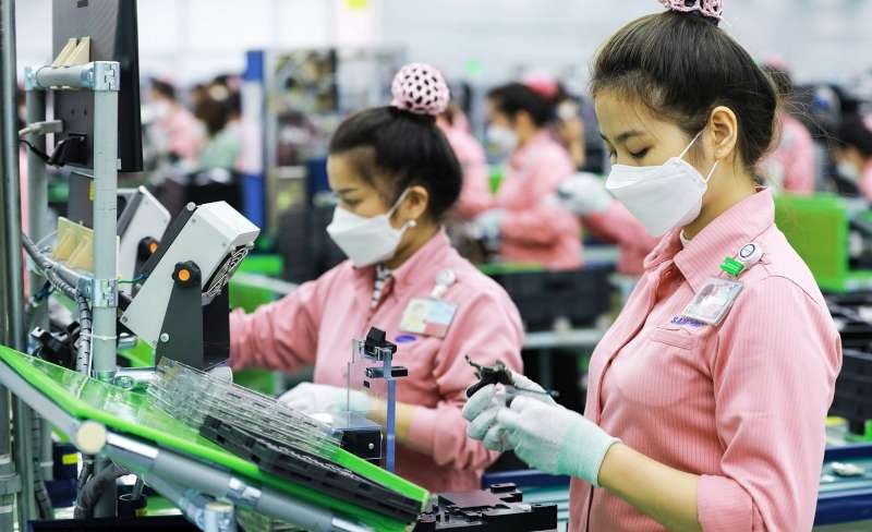 在北寧省的越南三星工廠生產線。