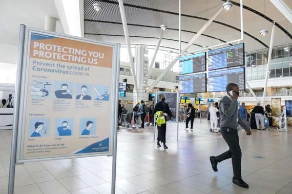 南非被指是Omicron變種病毒及其亞型毒株的關鍵預兆，如今確診數字飆升，引人關注。圖為開普敦國際機場。(歐新社資料照片)