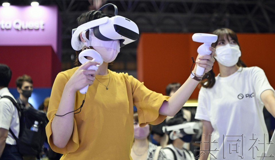 圖為東京電玩展2022展會現場的VR遊戲體驗區。9月15日上午攝於千葉市的幕張國際會展中心。（共同社）