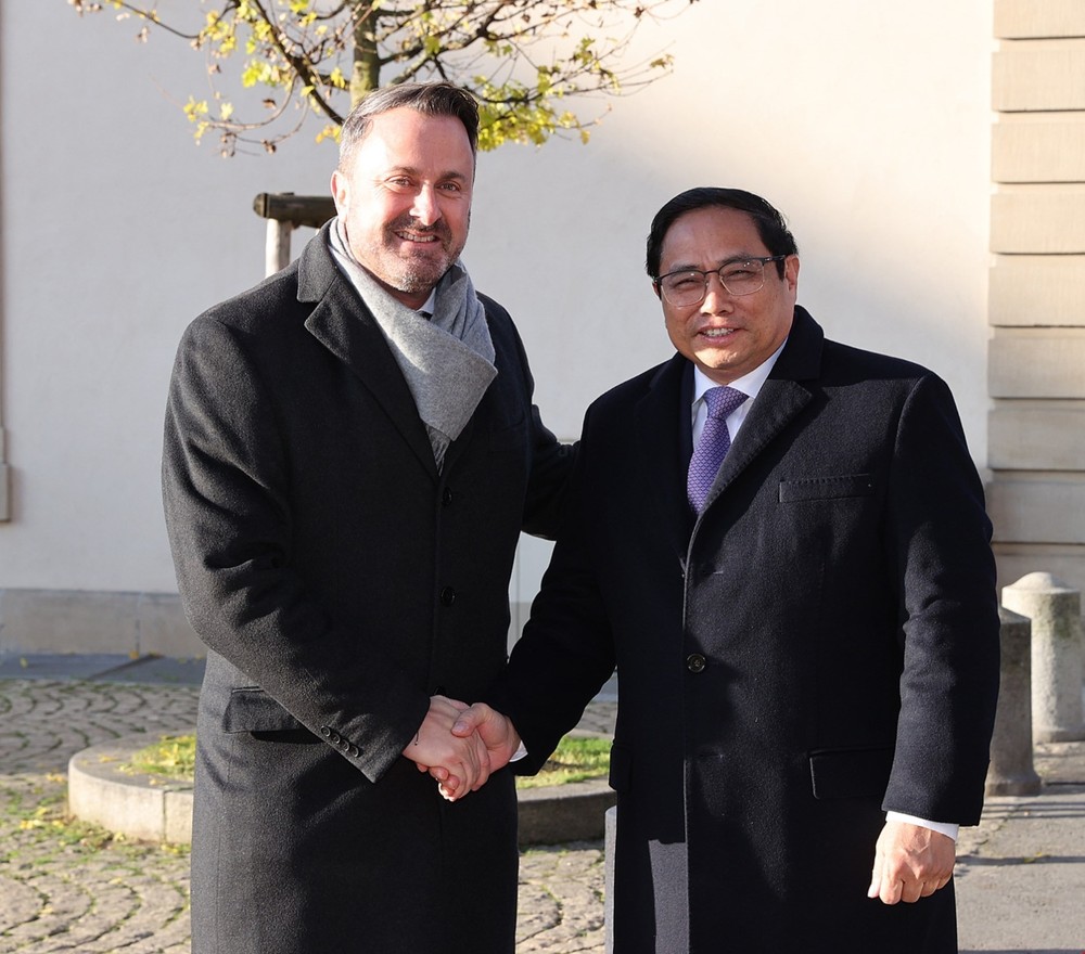 盧森堡首相歡迎越南政府總理范明政到訪。