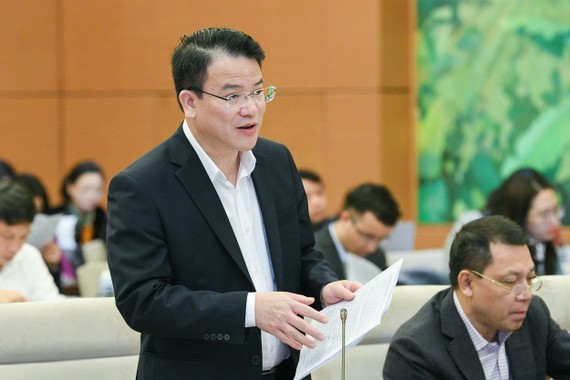 計劃與投資部副部長陳國方報告規劃中的10項重要內容。