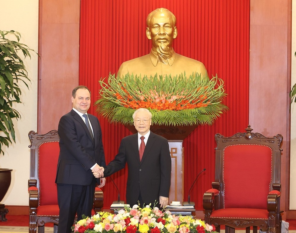 阮富仲总书记会见罗曼‧戈洛夫琴科总理。
