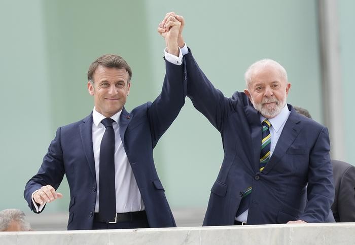巴西与法国签署 21 项合作协议