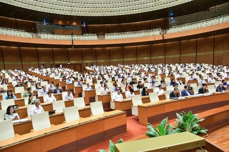 国会讨论财政预算和关于防打人口贩卖草案