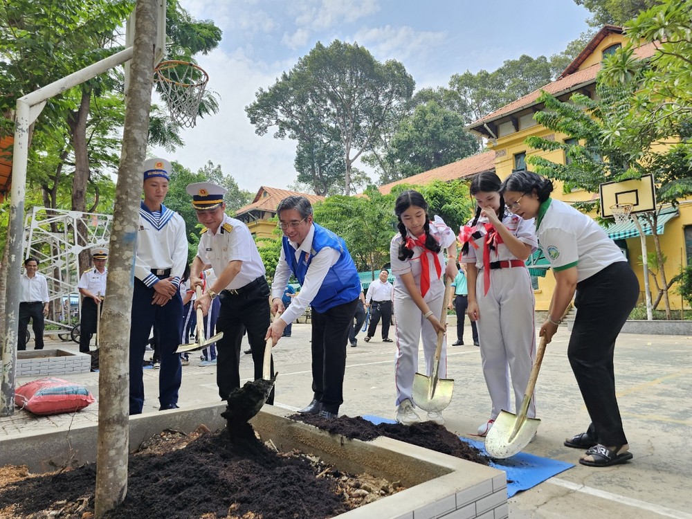 植树打造绿化、洁净城市