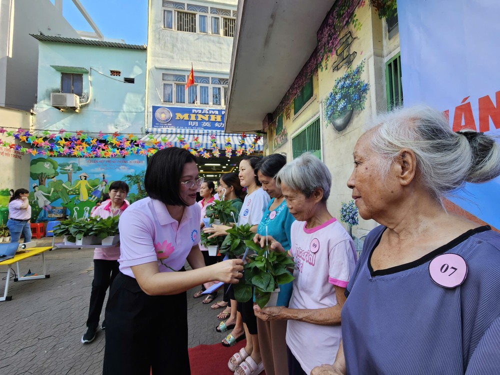 第二次与妇女行动月启动