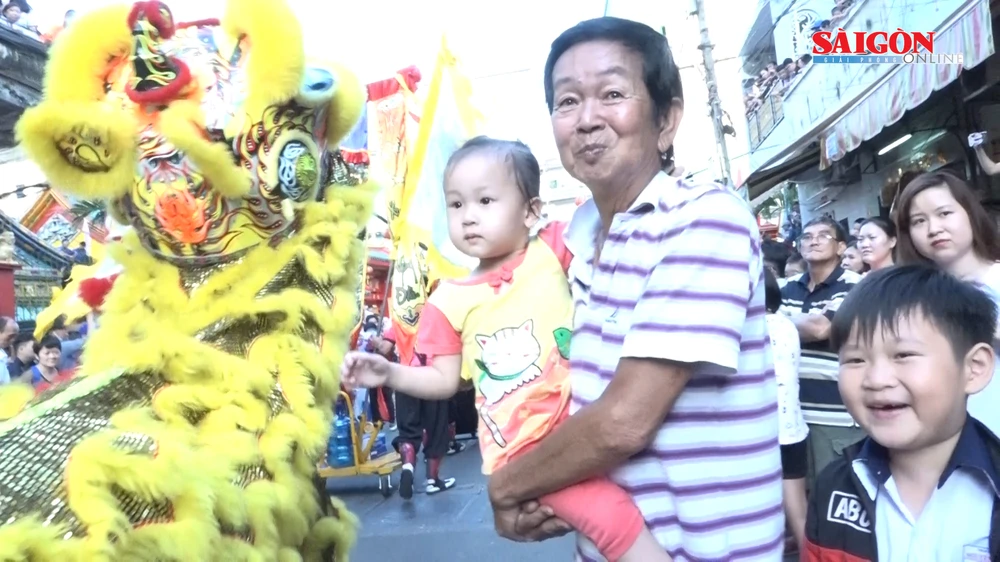 Cộng đồng người Hoa tại TPHCM mừng Tết Nguyên Tiêu