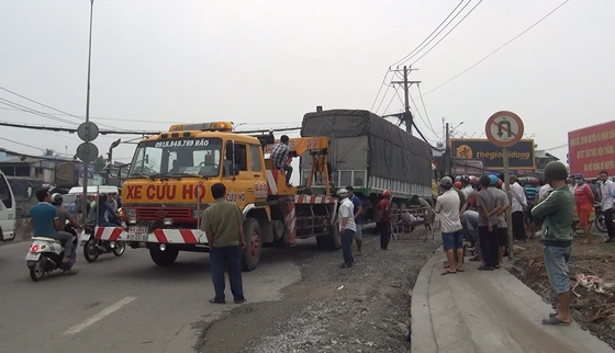 Tai nạn giao thông ở đường Nguyễn Hữu Trí, huyện Bình Chánh