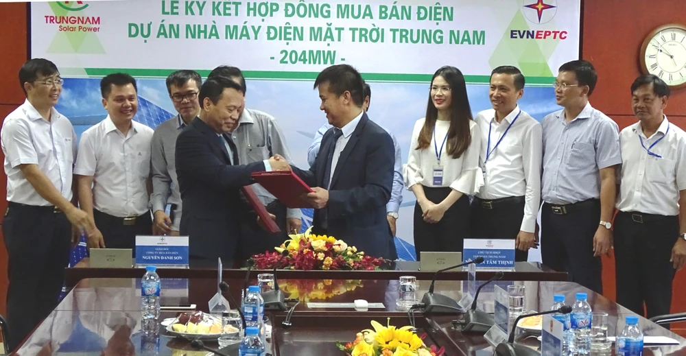 Công ty Mua bán điện ký kết mua điện mặt trời của Trung Nam Group 