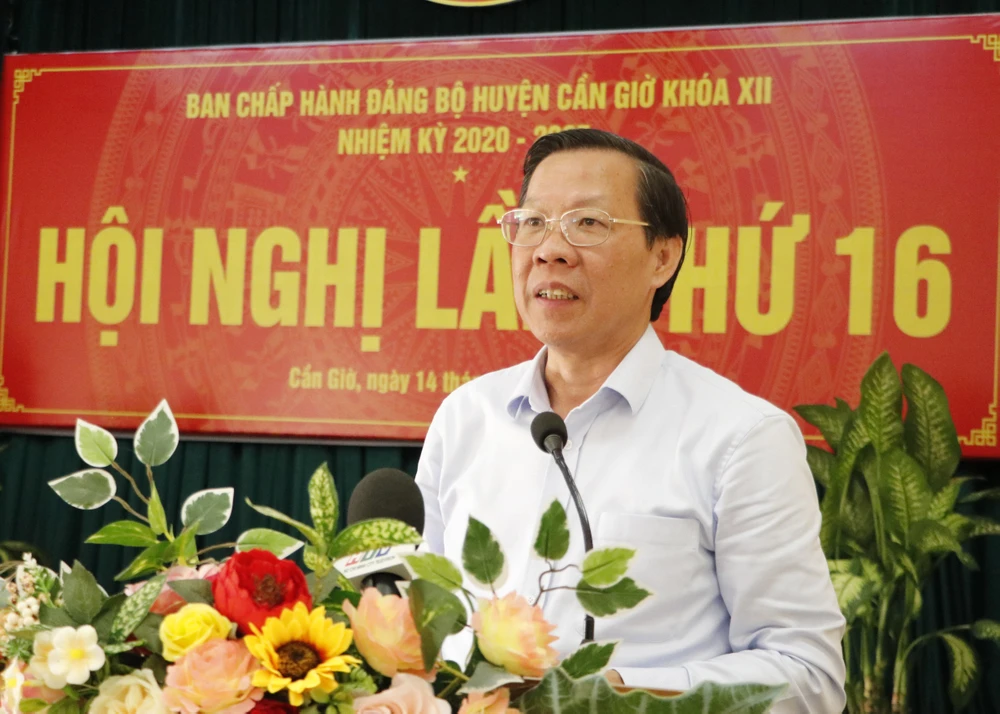 Đồng chí Phan Văn Mãi phát biểu tại hội nghị. Ảnh: NGÔ BÌNH