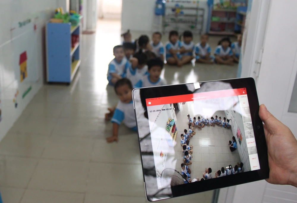MobiFone đã lắp đặt camera cho các lớp học của cong em công nhân