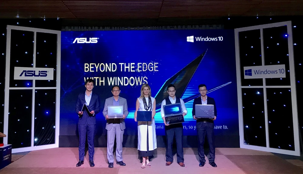 Tại sự kiện Beyond the Edge with Windows, ASUS giới thiệu nhiều máy tính mới