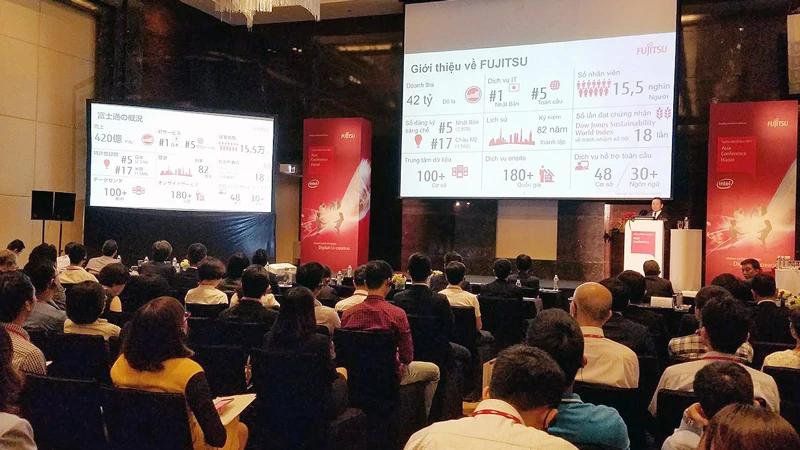 Lần đầu tiên, Tập đoàn Fujitsu tổ chức một hội nghị lớn tầm châu lục ở Việt Nam và giới thiệu những công nghệ, giải pháp mới nhất của mình