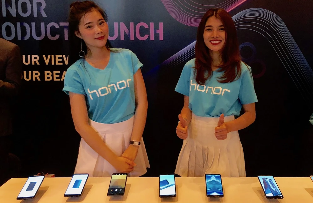 Honor đã chính thức đưa hai chiếc smartphone Honor 7X và Honor 9 Lite