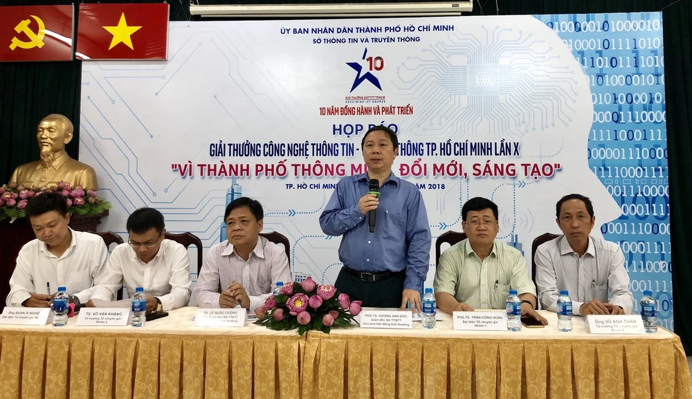 Ông Dương Anh Đức, Giám đốc Sở TT-TT TPHCM chủ trì họp báo