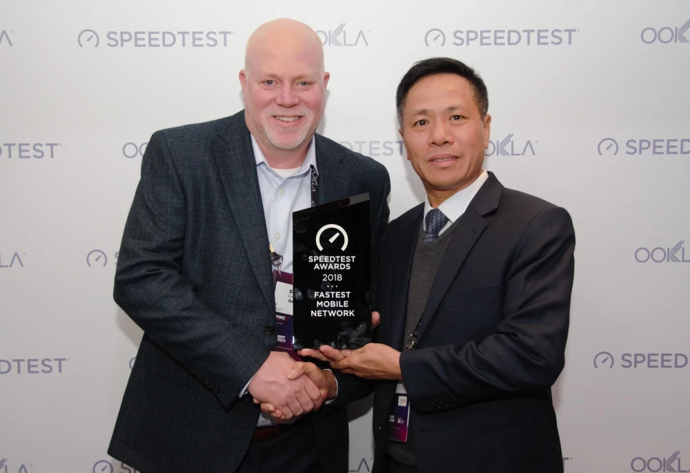 Lãnh đạo VinaPhone nhận giải thưởng Speedtest