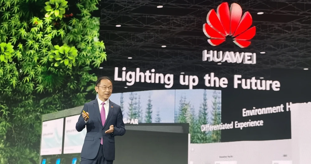 Giám đốc điều hành Huawei Ryan Ding: Đổi mới sáng tạo đang thắp sáng tương lai của mọi ngành công nghiệp