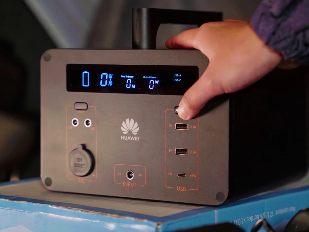 Huawei ra mắt trạm sạc di động iSitePower M Mini