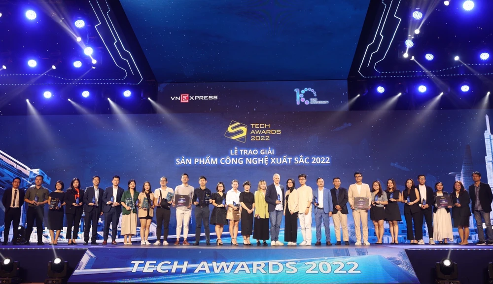 Đại diện các thương hiệu nhận giải thưởng tại Tech Awards 2022 