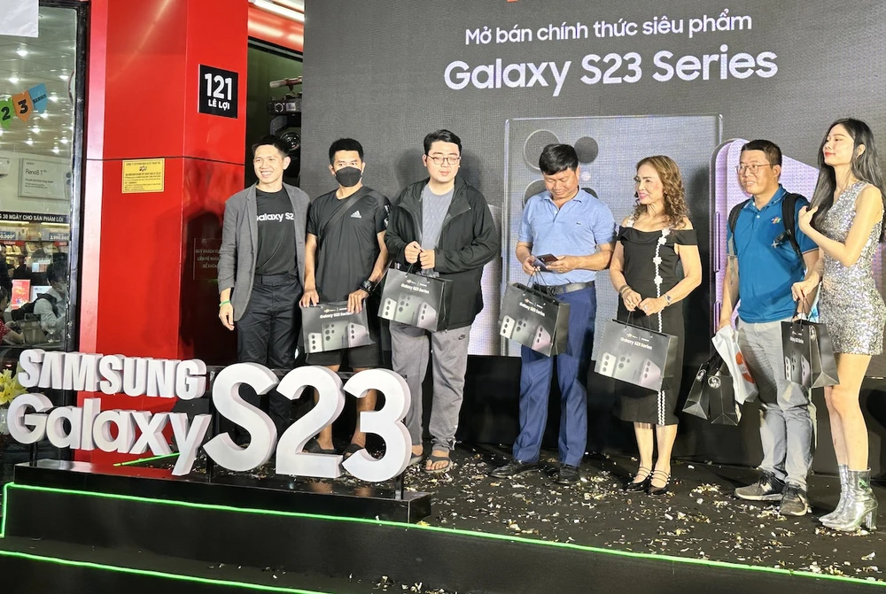 Những khách hàng nhận Galaxy S23 Series sớm
