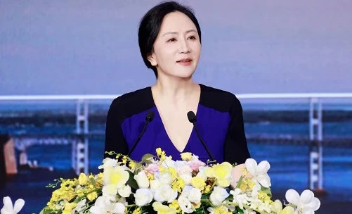 Bà Mạnh Vãn Chu, Phó Chủ tịch, kiêm Chủ tịch Luân phiên mới, Giám đốc Tài chính của Huawei phát biểu tại sự kiện HAS 2023