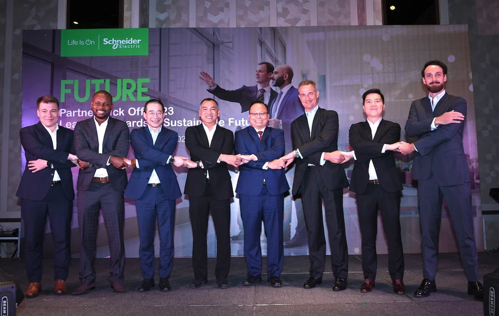 Schneider Electric Việt Nam ký kết hợp tác cùng Asia Clean Capital Việt Nam
