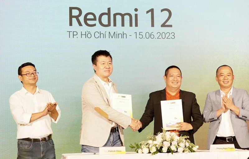 Xiaomi chính thức giới thiệu điện thoại thông minh Redmi 12 tại thị trường Việt Nam qua ký kết với Thế Giới Di động