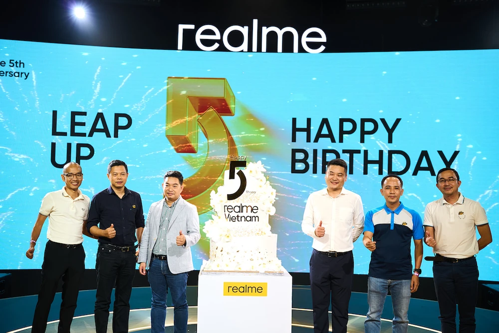 realme đón sinh nhật tại Việt Nam
