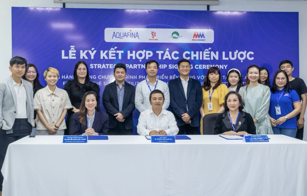 Lễ ký kết hợp tác chiến lược giữa Aquafina, MM Mega Market Việt Nam, Alta Group