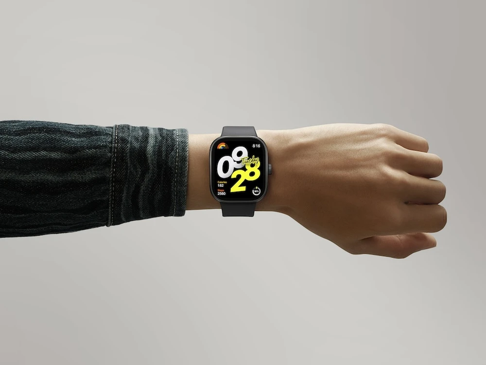 Redmi Watch 4 cho phép người dùng dễ dàng cập nhật giờ và các chỉ số sức khỏe cơ bản ngay cả khi thiết bị đang ở chế độ chờ, nhất là khi đang tập luyện thể thao.