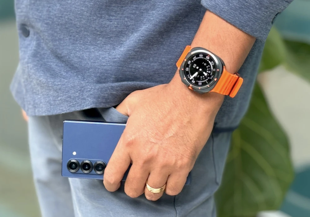 Bộ đôi Galaxy Galaxy Z Fold 6 và Galaxy Watch Ultra tạo nên phong cách riêng