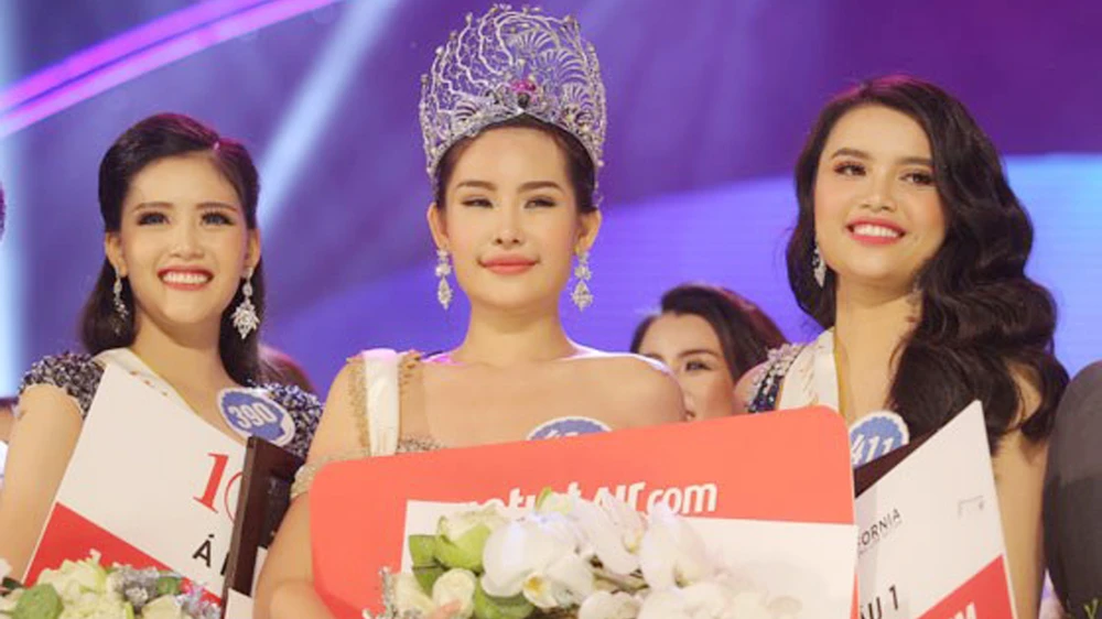 Nhan sắc của tân Hoa hậu Đại dương Việt Nam 2017 trở thành đề tài bàn tán trên mạng xã hội