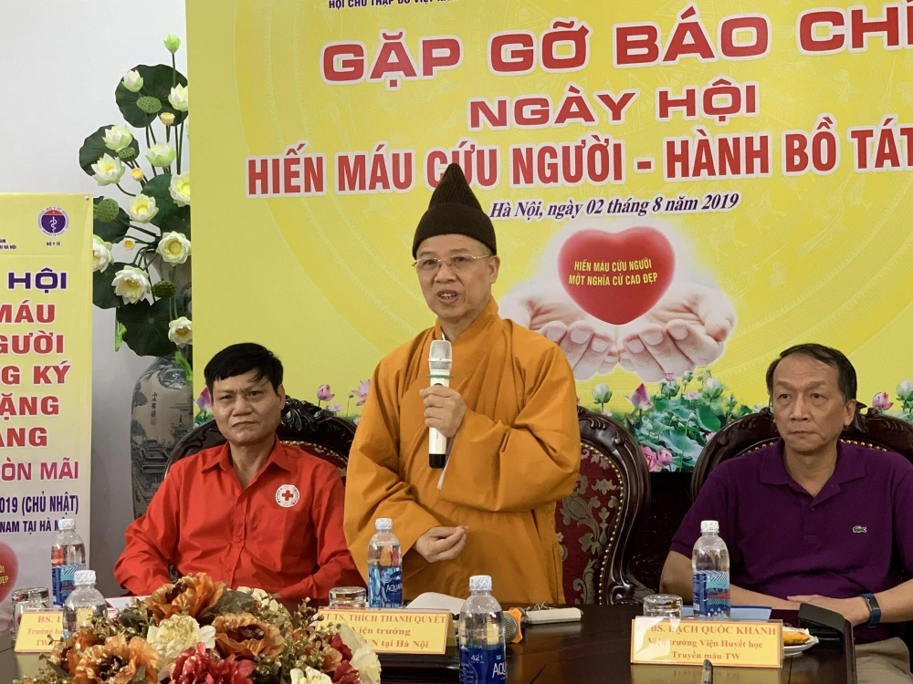 500 tăng ni sinh Học viện Phật giáo Việt Nam cùng tham gia hiến máu, hiến tạng