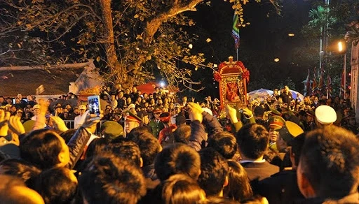 Lễ hội đền Trần là một lễ hội lớn, thu hút đông nhân dân và du khách
