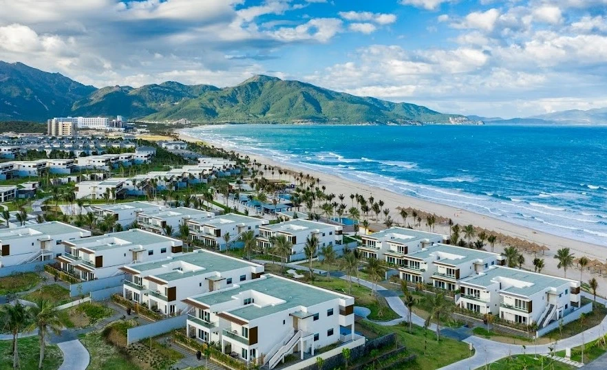 Khu nghỉ dưỡng nằm ở Bãi Dài được bình chọn là "Khu nghỉ dưỡng biển sang trọng tốt nhất Việt Nam"