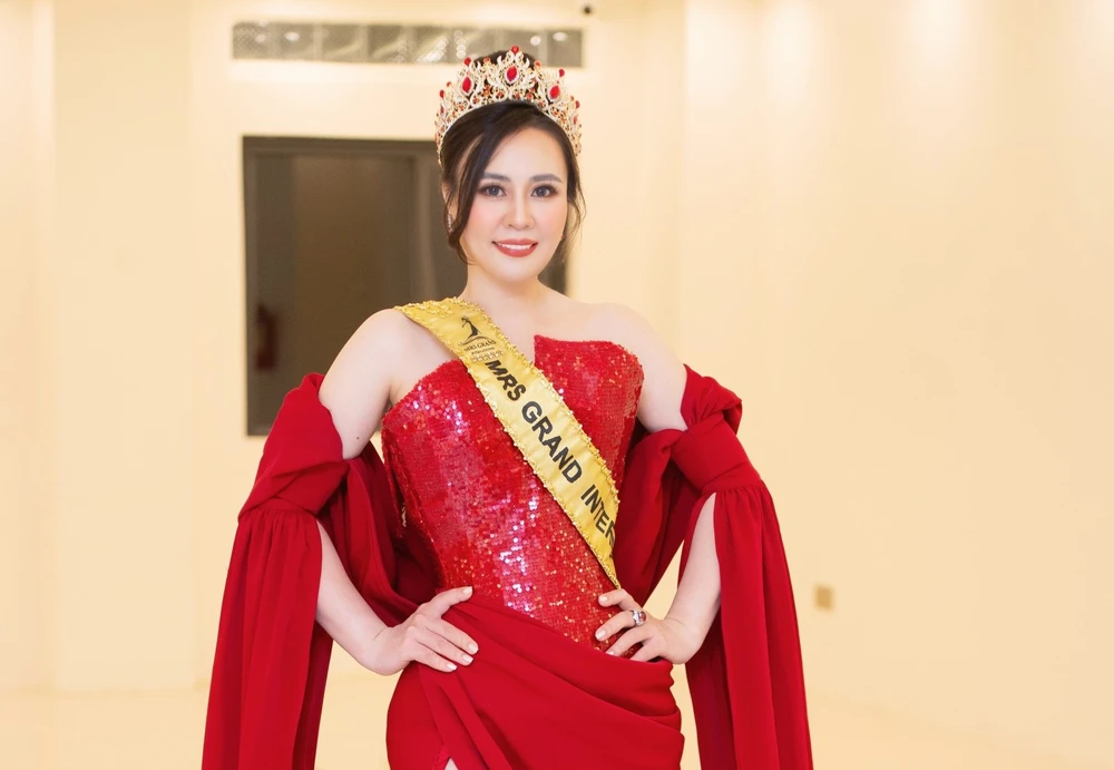 Hoa hậu Phan Kim Oanh tiếp tục được giữ vương miện