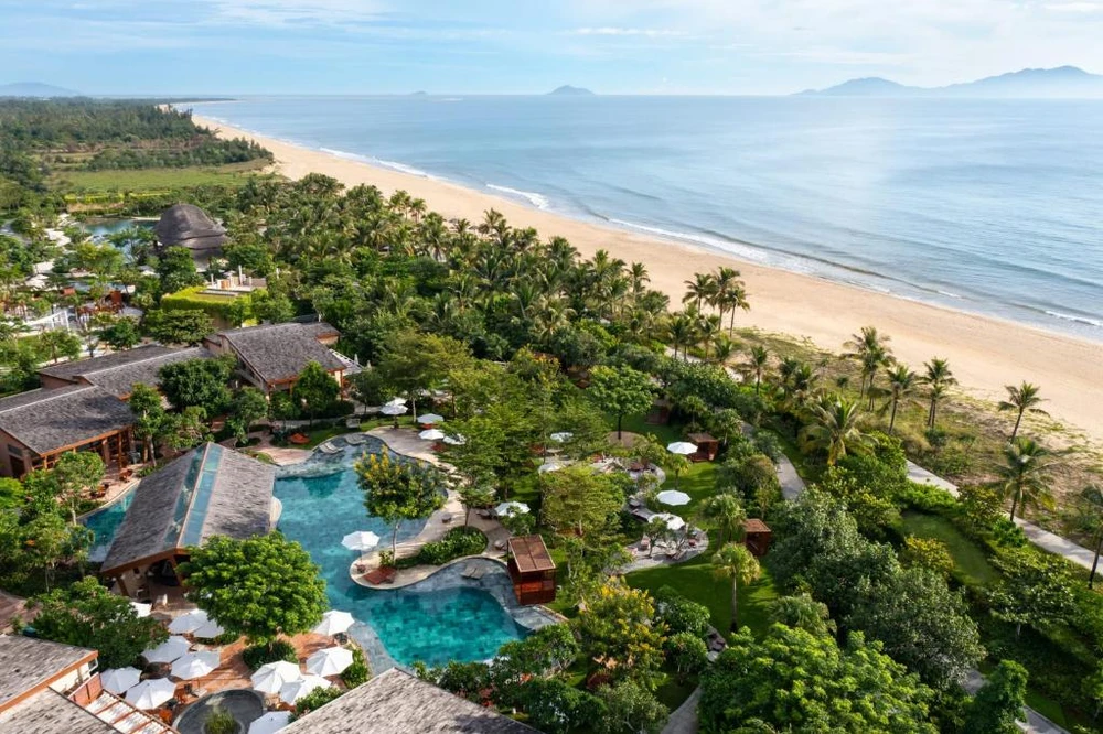 Nhà nghỉ dưỡng gần biển luôn là lựa chọn hàng đầu của du khách Việt Nam