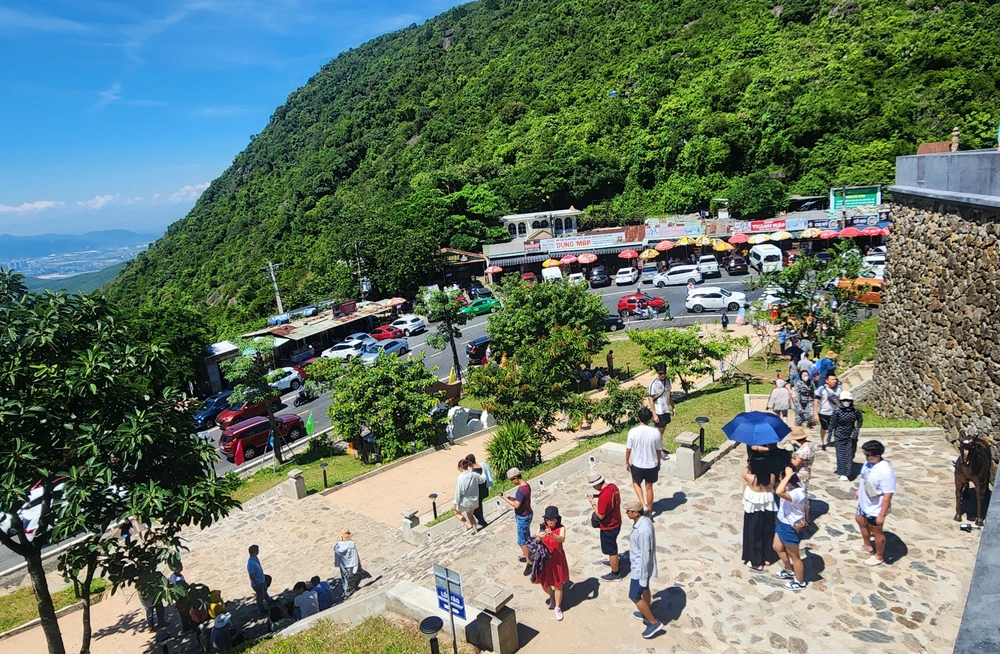 Du khách Việt Nam ưu tiên "săn" vé máy bay trước tiên khi lên kế hoạch du lịch