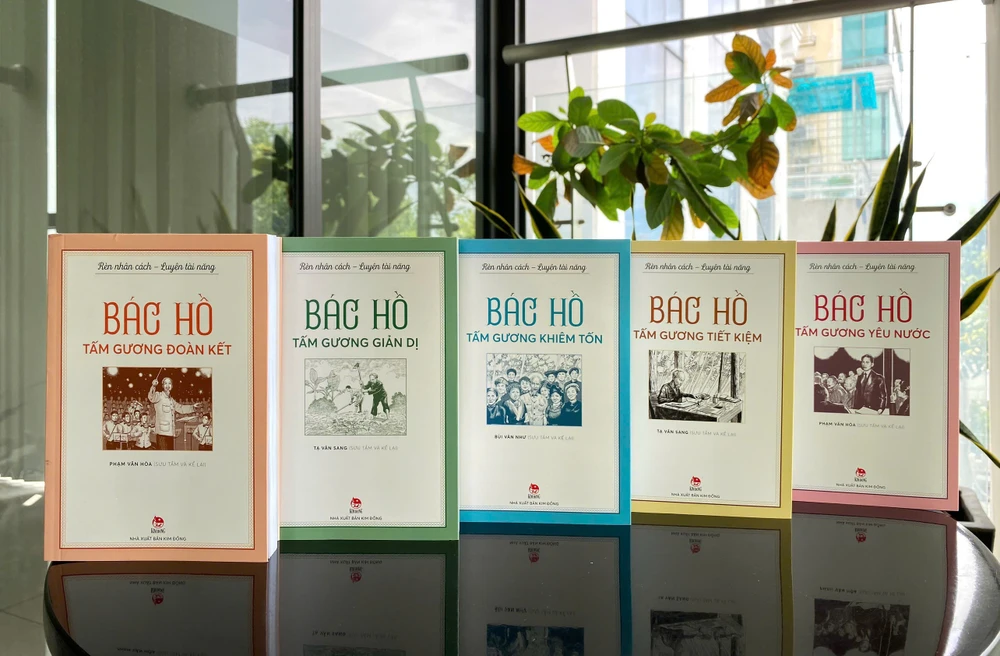 Bộ sách mới về Bác Hồ kính yêu