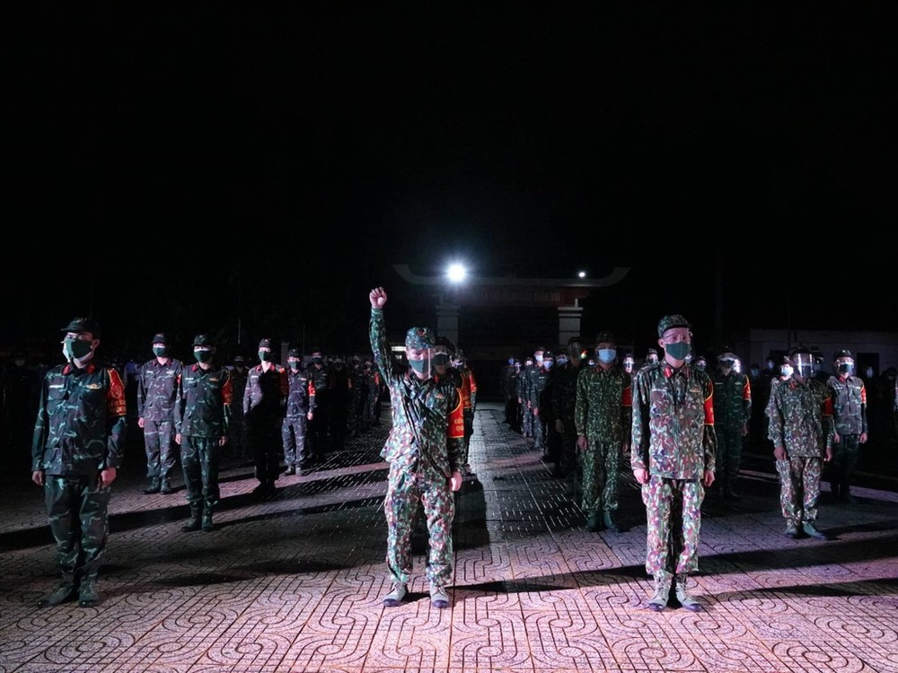 守德市軍事指揮處舉行出發儀式。