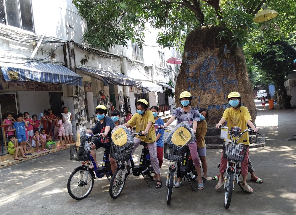龍江工業區向故鄉人道中心捐贈的4輛電動自行車。