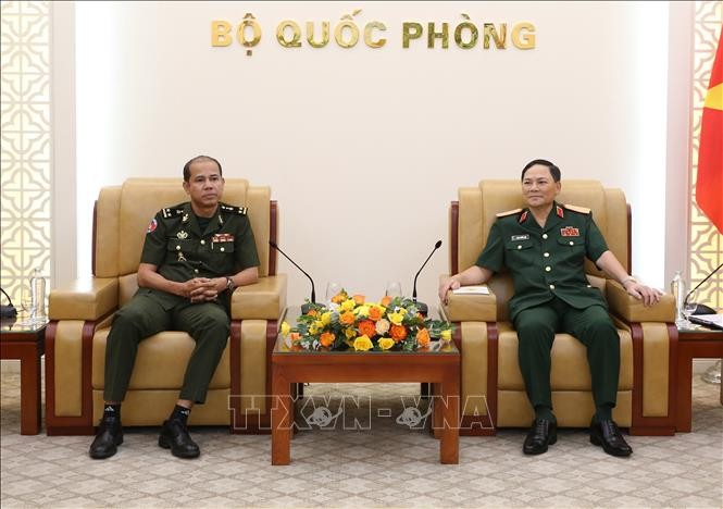  越-柬加强国防合作关系