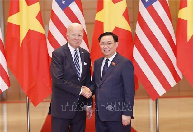 国会主席王廷惠和美国总统拜登。图自越通社