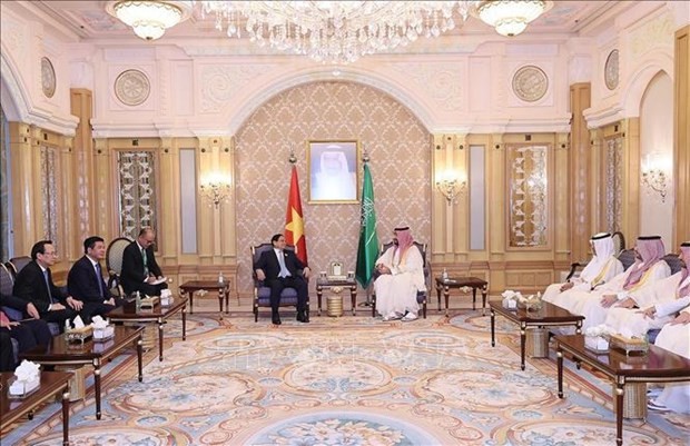 政府总理范明政会见沙特王储兼总理穆罕默德·本·萨勒曼。