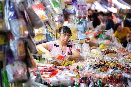 平西集散市场专批发各种食品，但今年春节的购买力强差人意。