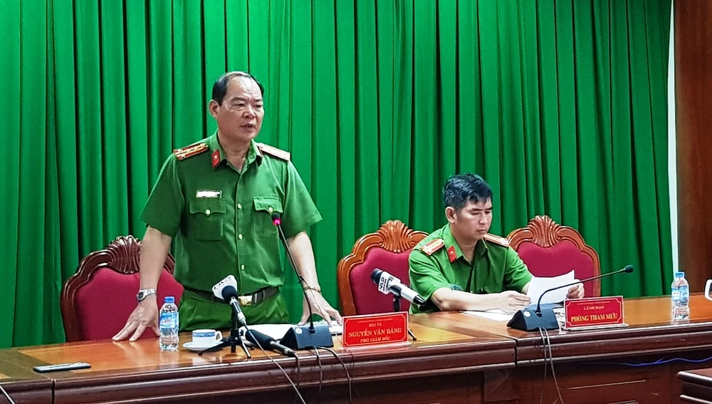 Đại tá Nguyễn Văn Băng, Phó Giám đốc Cảnh sát PCCC TPHCM thông tin về công tác chữa cháy, cứu nạn vụ cháy 